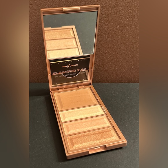 Profusion Glamour Bar Bronzer & Luminizer Palette - Picture 5 of 6